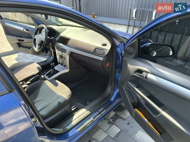 Опель Астра 2009 в Шепетовке на Automoto.ua Синий Опель Астра, объемом двигателя 1.4 л и пробегом 229 тыс. км за 4999 $, фото 9 на Automoto.ua