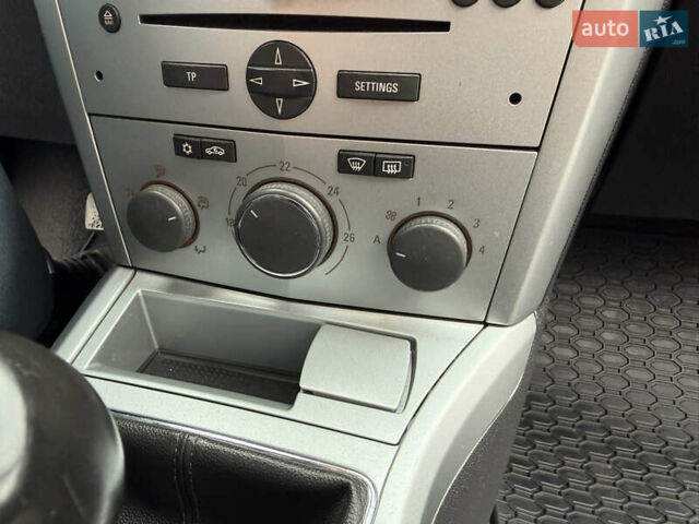 Синий Опель Астра, объемом двигателя 1.6 л и пробегом 196 тыс. км за 5650 $, фото 29 на Automoto.ua