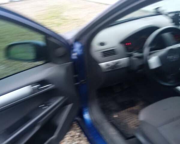 Синий Опель Астра, объемом двигателя 1.7 л и пробегом 244 тыс. км за 4800 $, фото 8 на Automoto.ua