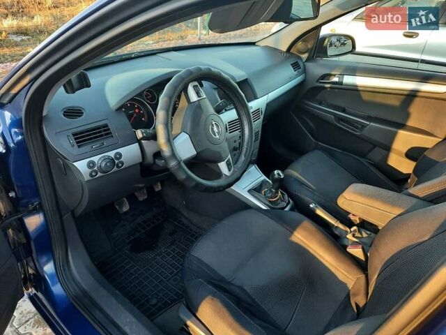 Синий Опель Астра, объемом двигателя 1.7 л и пробегом 250 тыс. км за 6000 $, фото 13 на Automoto.ua