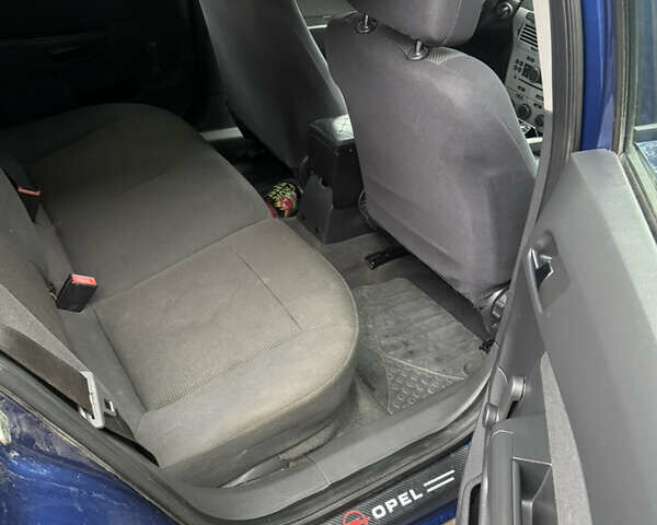 Опель Астра 2009 в Черкассах на Automoto.ua Синий Опель Астра, объемом двигателя 1.69 л и пробегом 250 тыс. км за 5000 $, фото 14 на Automoto.ua