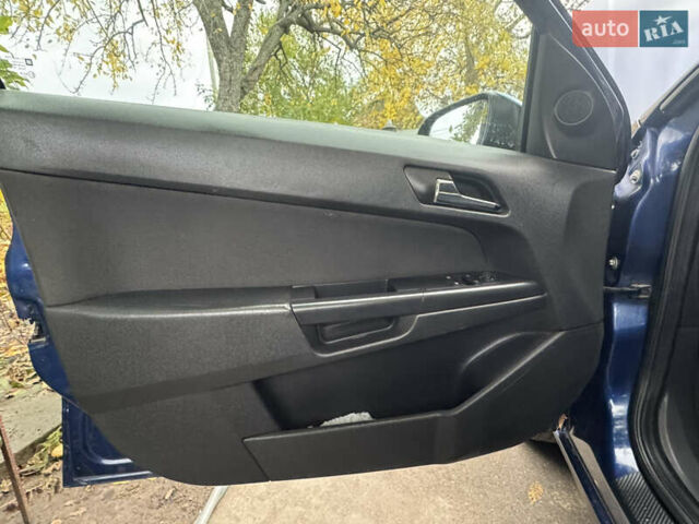 Опель Астра 2009 в Черкассах на Automoto.ua Синий Опель Астра, объемом двигателя 1.69 л и пробегом 250 тыс. км за 5000 $, фото 10 на Automoto.ua