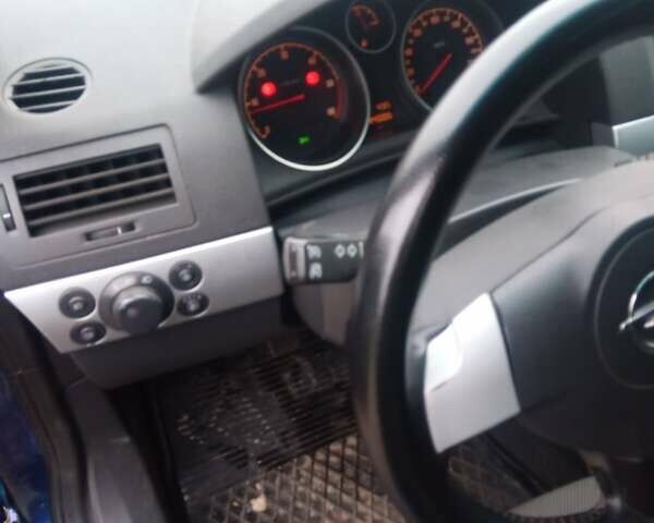 Синий Опель Астра, объемом двигателя 1.7 л и пробегом 244 тыс. км за 4800 $, фото 3 на Automoto.ua