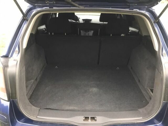 Синий Опель Астра, объемом двигателя 1.7 л и пробегом 262 тыс. км за 4999 $, фото 6 на Automoto.ua