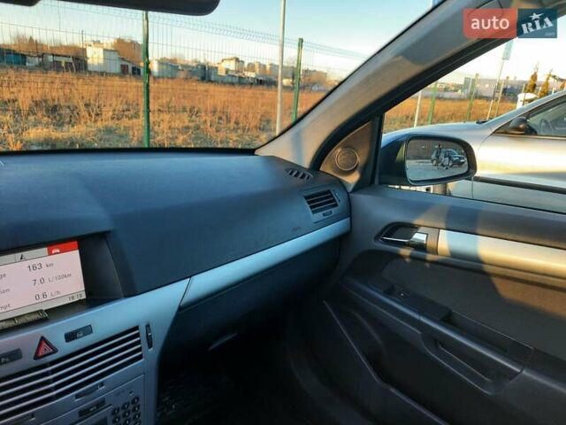 Синий Опель Астра, объемом двигателя 1.7 л и пробегом 250 тыс. км за 6000 $, фото 8 на Automoto.ua