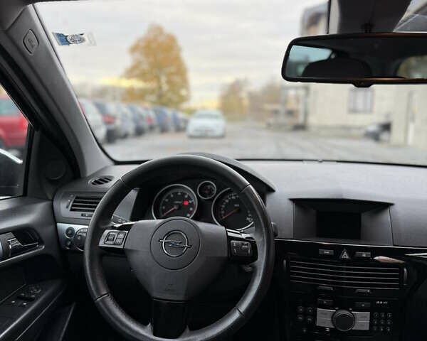 Опель Астра 2009 в Луцке на Automoto.ua Синий Опель Астра, объемом двигателя 1.8 л и пробегом 191 тыс. км за 6799 $, фото 108 на Automoto.ua