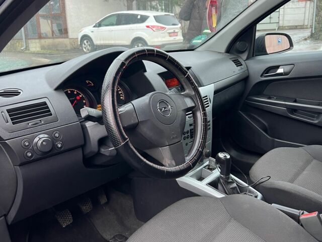 Синий Опель Астра, объемом двигателя 1.4 л и пробегом 205 тыс. км за 4500 $, фото 9 на Automoto.ua