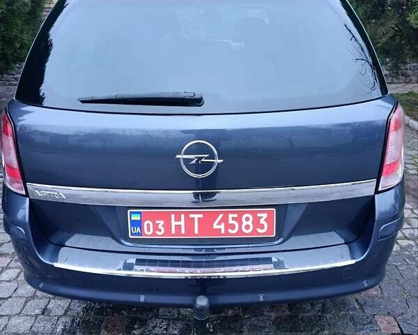 Синий Опель Астра, объемом двигателя 1.8 л и пробегом 260 тыс. км за 6700 $, фото 12 на Automoto.ua