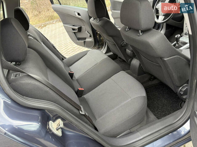 Синий Опель Астра, объемом двигателя 1.6 л и пробегом 284 тыс. км за 5250 $, фото 17 на Automoto.ua