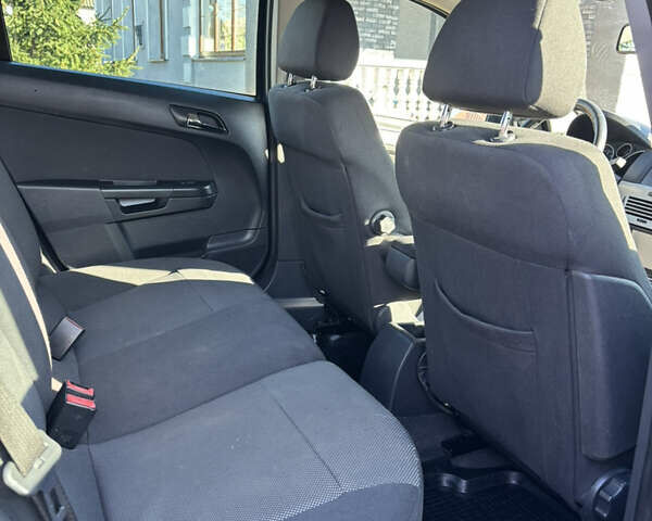 Синий Опель Астра, объемом двигателя 1.8 л и пробегом 209 тыс. км за 5800 $, фото 10 на Automoto.ua