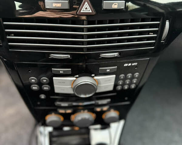 Опель Астра 2009 в Луцке на Automoto.ua Синий Опель Астра, объемом двигателя 1.8 л и пробегом 191 тыс. км за 6799 $, фото 127 на Automoto.ua