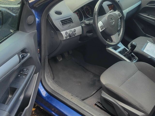 Синий Опель Астра, объемом двигателя 0 л и пробегом 223 тыс. км за 4999 $, фото 6 на Automoto.ua