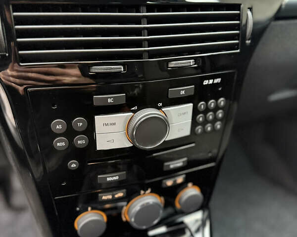 Опель Астра 2009 в Луцке на Automoto.ua Синий Опель Астра, объемом двигателя 1.8 л и пробегом 191 тыс. км за 6799 $, фото 126 на Automoto.ua