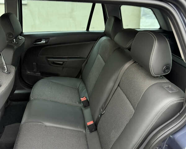 Опель Астра 2009 в Луцке на Automoto.ua Синий Опель Астра, объемом двигателя 1.8 л и пробегом 191 тыс. км за 6799 $, фото 115 на Automoto.ua