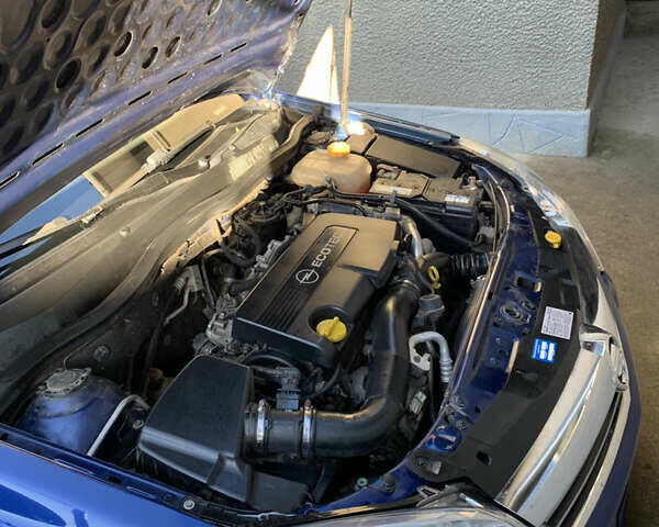 Синий Опель Астра, объемом двигателя 1.7 л и пробегом 216 тыс. км за 5500 $, фото 7 на Automoto.ua