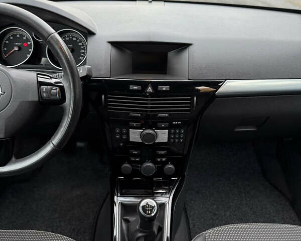 Опель Астра 2009 в Луцке на Automoto.ua Синий Опель Астра, объемом двигателя 1.8 л и пробегом 191 тыс. км за 6799 $, фото 109 на Automoto.ua