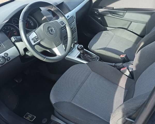 Синій Опель Астра, об'ємом двигуна 1.6 л та пробігом 206 тис. км за 5500 $, фото 4 на Automoto.ua