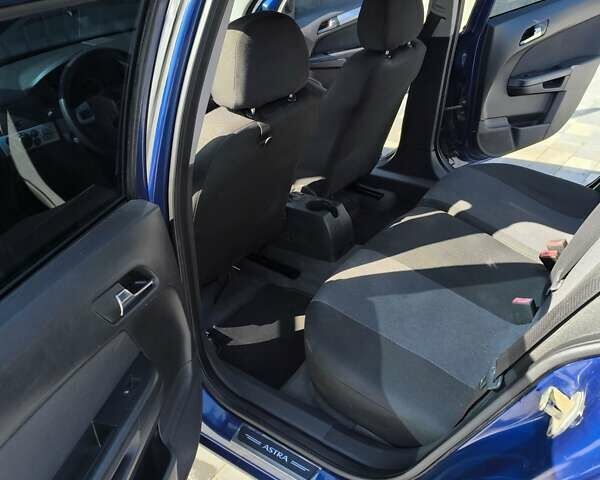 Опель Астра 2009 в Шепетовке на Automoto.ua Синий Опель Астра, объемом двигателя 1.4 л и пробегом 229 тыс. км за 4999 $, фото 16 на Automoto.ua