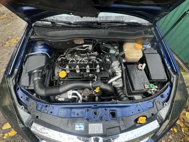 Опель Астра 2009 в Черкассах на Automoto.ua Синий Опель Астра, объемом двигателя 1.7 л и пробегом 240 тыс. км за 5000 $, фото 15 на Automoto.ua