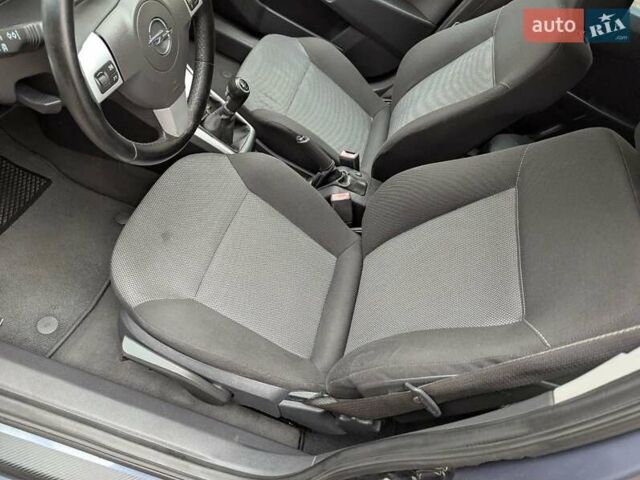 Синий Опель Астра, объемом двигателя 1.6 л и пробегом 233 тыс. км за 5300 $, фото 14 на Automoto.ua