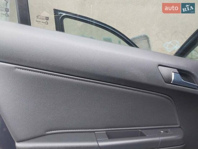 Синий Опель Астра, объемом двигателя 1.6 л и пробегом 220 тыс. км за 5500 $, фото 26 на Automoto.ua