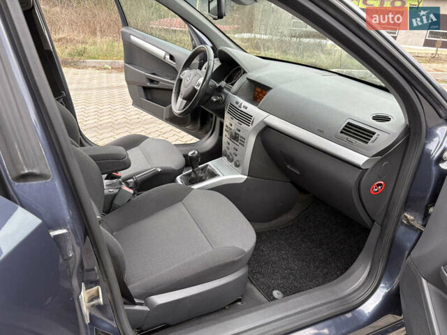 Синий Опель Астра, объемом двигателя 1.6 л и пробегом 284 тыс. км за 5250 $, фото 5 на Automoto.ua