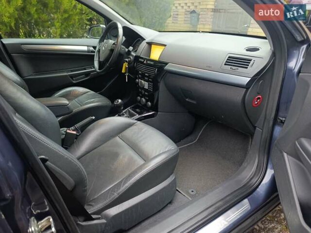 Синий Опель Астра, объемом двигателя 1.8 л и пробегом 260 тыс. км за 6700 $, фото 30 на Automoto.ua