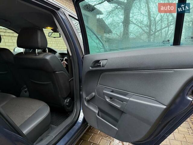 Синий Опель Астра, объемом двигателя 1.6 л и пробегом 270 тыс. км за 5200 $, фото 10 на Automoto.ua