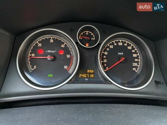 Синий Опель Астра, объемом двигателя 1.91 л и пробегом 240 тыс. км за 5000 $, фото 6 на Automoto.ua