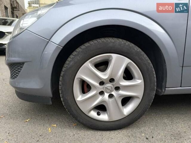 Синий Опель Астра, объемом двигателя 1.6 л и пробегом 210 тыс. км за 5300 $, фото 27 на Automoto.ua