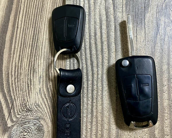 Синий Опель Астра, объемом двигателя 1.8 л и пробегом 194 тыс. км за 6900 $, фото 67 на Automoto.ua