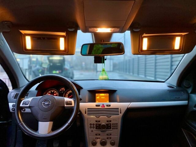 Синий Опель Астра, объемом двигателя 1.8 л и пробегом 194 тыс. км за 6800 $, фото 2 на Automoto.ua