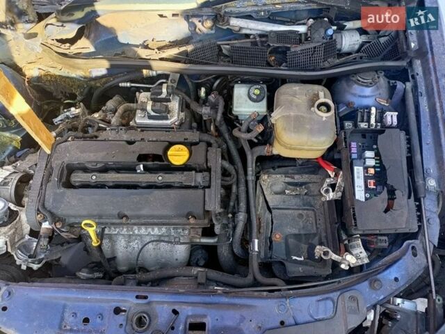 Синий Опель Астра, объемом двигателя 1.6 л и пробегом 204 тыс. км за 2200 $, фото 12 на Automoto.ua