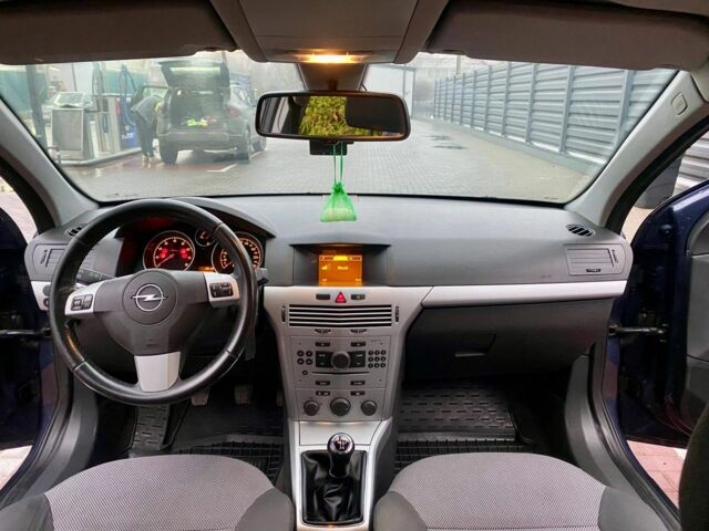 Синий Опель Астра, объемом двигателя 1.8 л и пробегом 194 тыс. км за 6800 $, фото 4 на Automoto.ua