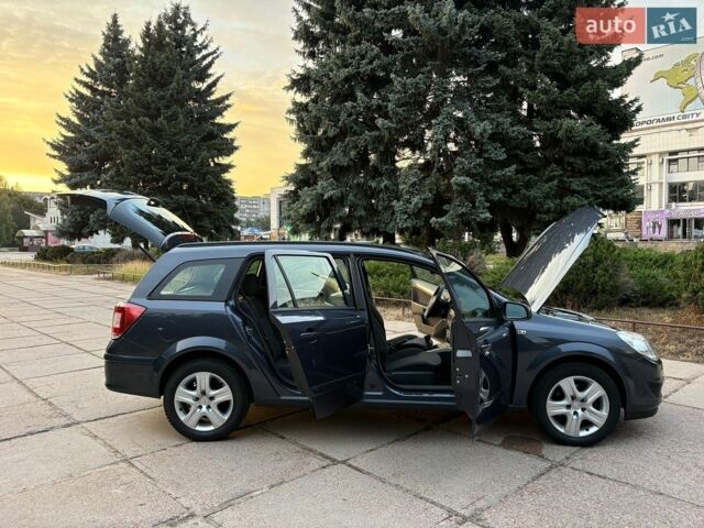 Синий Опель Астра, объемом двигателя 1.6 л и пробегом 170 тыс. км за 6000 $, фото 61 на Automoto.ua