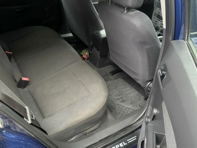 Опель Астра 2009 в Черкассах на Automoto.ua Синий Опель Астра, объемом двигателя 1.7 л и пробегом 240 тыс. км за 5000 $, фото 12 на Automoto.ua