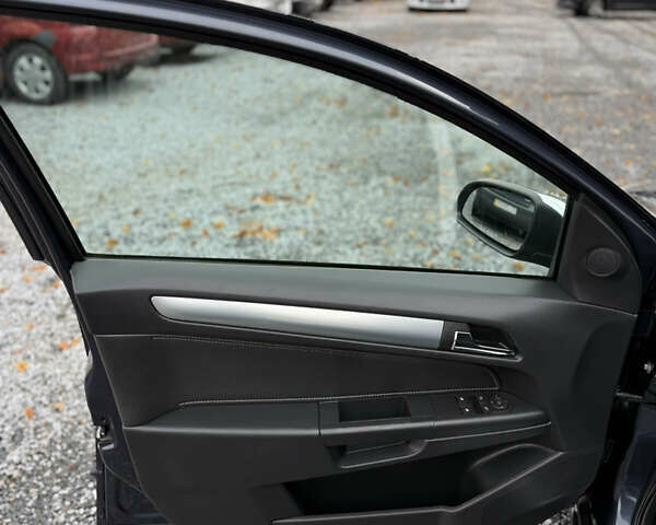 Опель Астра 2009 в Луцке на Automoto.ua Синий Опель Астра, объемом двигателя 1.8 л и пробегом 191 тыс. км за 6799 $, фото 95 на Automoto.ua