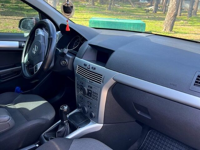 Синий Опель Астра, объемом двигателя 1.6 л и пробегом 211 тыс. км за 6300 $, фото 11 на Automoto.ua