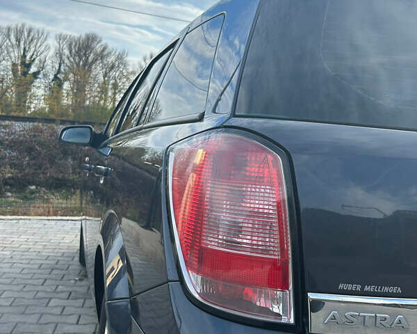 Синий Опель Астра, объемом двигателя 1.69 л и пробегом 240 тыс. км за 5500 $, фото 8 на Automoto.ua