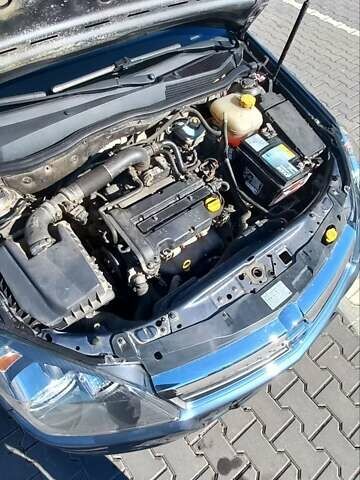 Синий Опель Астра, объемом двигателя 1.36 л и пробегом 214 тыс. км за 5900 $, фото 9 на Automoto.ua