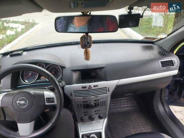 Опель Астра 2010 в Косове на Automoto.ua Синий Опель Астра, объемом двигателя 1.3 л и пробегом 200 тыс. км за 5400 $, фото 9 на Automoto.ua