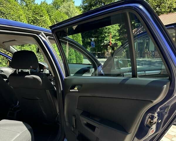 Синий Опель Астра, объемом двигателя 1.69 л и пробегом 270 тыс. км за 7200 $, фото 15 на Automoto.ua