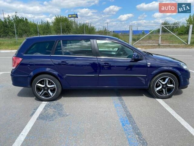 Опель Астра 2010 в Запорожье на Automoto.ua Синий Опель Астра, объемом двигателя 1.8 л и пробегом 193 тыс. км за 8000 $, фото 1 на Automoto.ua