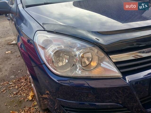 Синий Опель Астра, объемом двигателя 1.69 л и пробегом 190 тыс. км за 5750 $, фото 4 на Automoto.ua