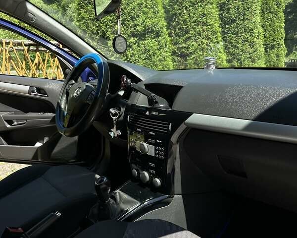 Синий Опель Астра, объемом двигателя 1.69 л и пробегом 270 тыс. км за 7200 $, фото 11 на Automoto.ua