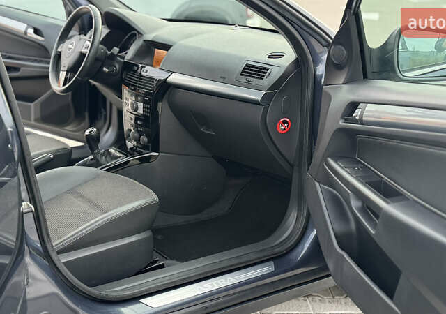 Синій Опель Астра, об'ємом двигуна 1.6 л та пробігом 182 тис. км за 6400 $, фото 27 на Automoto.ua