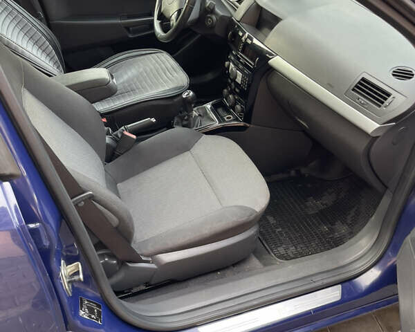 Синий Опель Астра, объемом двигателя 1.69 л и пробегом 328 тыс. км за 4500 $, фото 10 на Automoto.ua