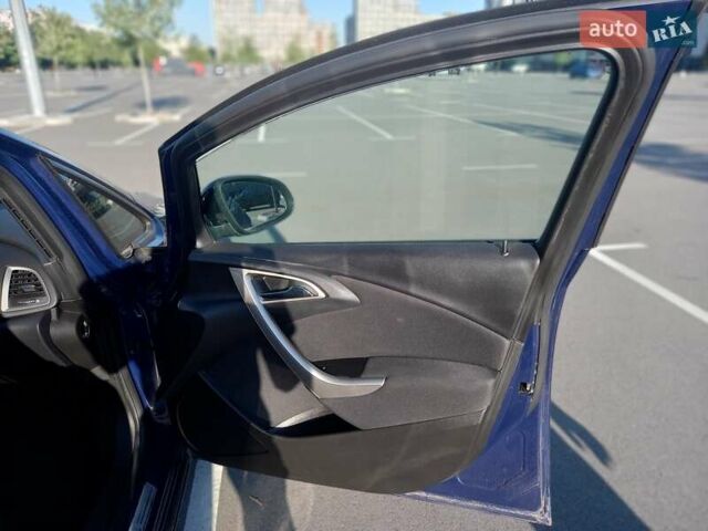 Синий Опель Астра, объемом двигателя 1.7 л и пробегом 234 тыс. км за 6800 $, фото 12 на Automoto.ua