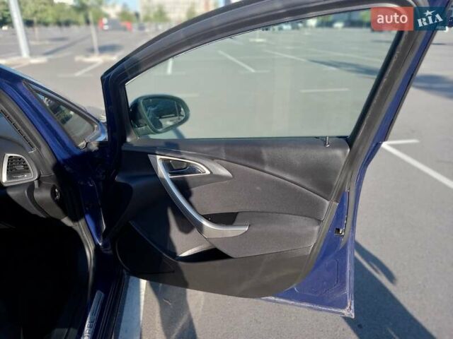 Синий Опель Астра, объемом двигателя 1.7 л и пробегом 234 тыс. км за 6800 $, фото 11 на Automoto.ua