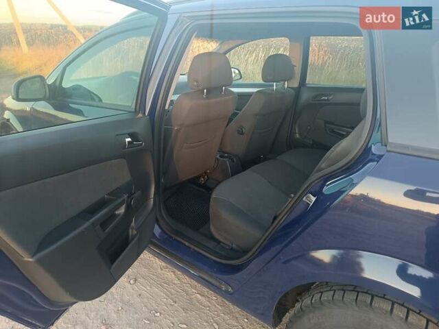 Синий Опель Астра, объемом двигателя 1.7 л и пробегом 251 тыс. км за 6100 $, фото 1 на Automoto.ua